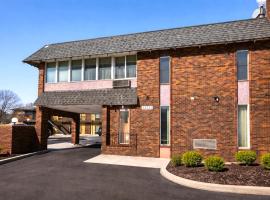 The Queen B Motel, Detroit-Warren，位于沃伦的酒店
