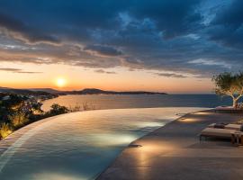 爱奥尼亚山酒店 ，位于阿凯松的精品酒店