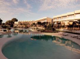 NALU Latchi - Leonardo Limited Edition，位于波利斯的酒店