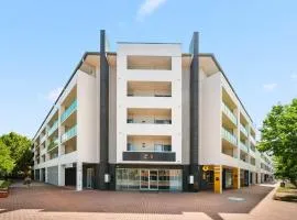 Bright 1-Bed Apartment in Greenway