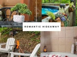 Romantic Hideaway- Pet Friendly, Hot Tub, Firepit
