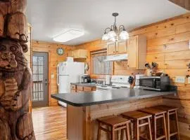 Beary Cozy- No Pet Fee, Hot Tub, Fireplace, WiFi