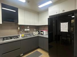 Spacious 1BR Condo in Clark! 65sqm FreeParking，位于安吉利斯的酒店