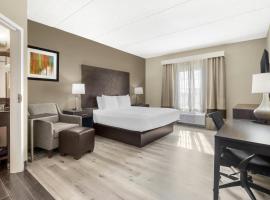 肯纳康福特套房酒店，位于肯纳的酒店