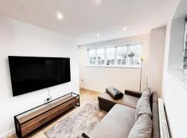 Cosy & Luxury 2BR Flat in Calverton