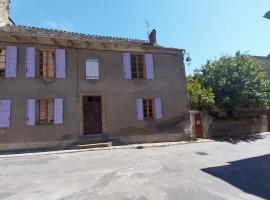 Grande Maison Jardin Cours centre Ville Florac，位于弗洛拉克的酒店