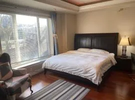 Lucky suite, two-bedroom suite with independent entrance in Richmond close to YVR
