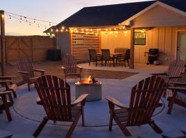 Group Ready! 3BR Home Near WinStar，位于萨克维尔的酒店