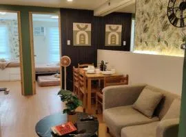 Cadence Place 2BR Pasig Condo for upto 6pax with Free Parking