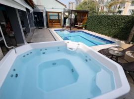 爱卡莱住宿加早餐旅馆，位于尼泰罗伊的酒店