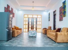 Serene Vacay Lodge Soweto，位于莫希的酒店