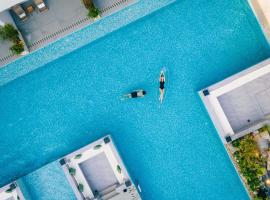 翠隐万嘉荟度假酒店（绍兴鲁迅故里仓桥直街店），位于绍兴的酒店