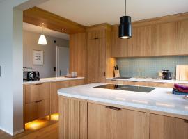 Wild Bird Lodge，位于Krattigen的酒店