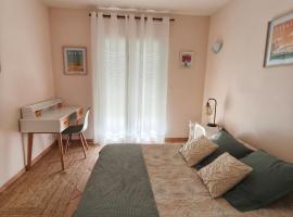 Chambre double lumineuse，位于Millas的酒店