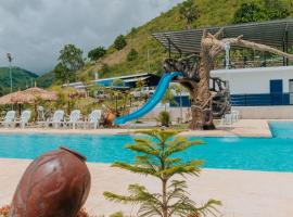 Meg's Resort，位于Sampong的酒店