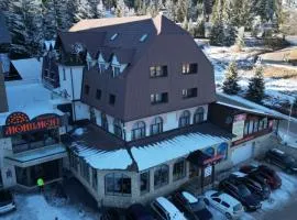 克里斯塔尔酒店