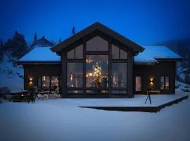 FJELLRO Private Alpine Lodge Høgevarde
