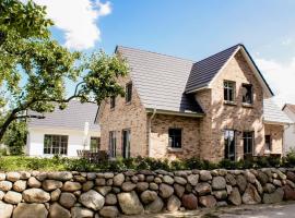 Ferienhaus Libelle - Feriendomizil für 14 Pers - Haupt- und Nebenhaus，位于朗克维茨的酒店