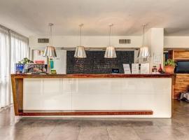 HOTEL HMR RHO Milano，位于罗镇的酒店