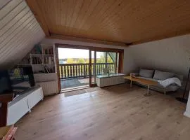 Wohnung am Wald in ruhiger Siedlung Panoramablick zum höchsten Kunstwerk der Welt 5 Min zur Autobahn oder Zentrum