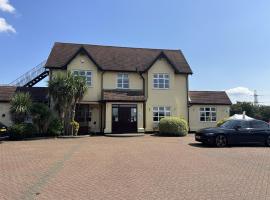 Rettendon Lodge，位于Battlesbridge的酒店