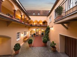 Boardinghouse Hotel Münchner Hof Pfarrkirchen，位于普法尔基尔兴的酒店