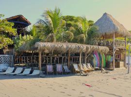 Mano a Mano Eco Hostal，位于拉斯彭尼塔斯的酒店