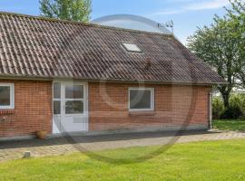 2 Bedroom Pet Friendly Home In &Oslash;ster Assels，位于&Oslash;ster Assels的宠物友好酒店