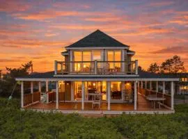 Camp46 Luxury Oceanfront Plum Island Cottage