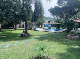 Exclusive paradise surrounded by nature，位于Alpuyeca的酒店