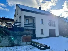 Comfortable holiday cottage in Herbeumont - 5 bedrooms, 3 bathrooms, SAUNA