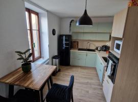 Appartement 15 min Metz et 20 min Luxembourg avec parking，位于Talange的酒店