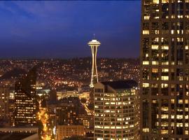Crowne Plaza Seattle Newly Renovated with No Resort Fee，位于西雅图的酒店