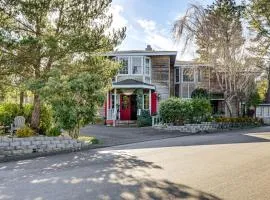 'The Pickford House' - Luxury Central Coast Stay!