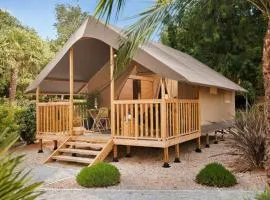 Bungalow toilé avec terrasse à Luynes, 2 chambres, 5 personnes - API-1-52-1508