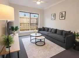 New 4-Bedroom Family Home with Carpark in Griffin