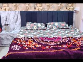 Shri Somnath guest house，位于Datia的酒店