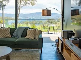 Bruny Island luxe retreat with breathtaking views!