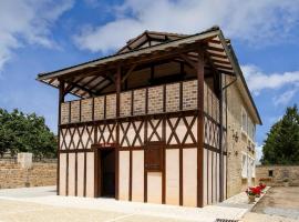 Stunning Home In Lonnes With Heated Swimming Pool，位于Lonnes的酒店
