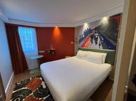 诺瓦尔妈妈餐饮酒店