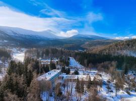 卡尔帕奇斯卡尔尼美居酒店，位于卡尔帕奇的酒店