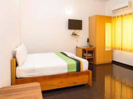 Stayz Royale - Mysuru near Mysuru Palace，位于迈索尔的酒店