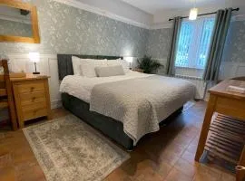 Fairfield Snug - Ashover Village Super King-Twin