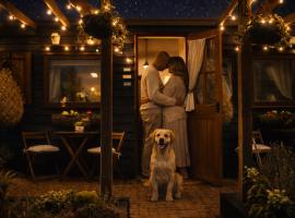 Norfolk Farm Stays by Beach Dog Friendly，位于赫彻姆的酒店