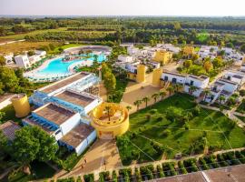 Fruit Village Torre dell'Orso La Brunese，位于托里德欧索的酒店