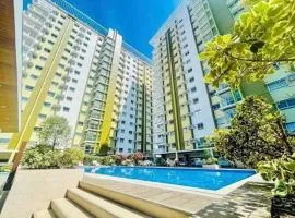 New BlackOrange Condo with WiFi Smart TV and FREE POOL 2-PAX