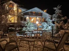 Republika Central Hotel & Resort