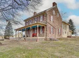 Rural and Historic Detour Escape with Horses On-Site!