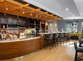 杰克逊维尔295号州际公路/东环城高速万怡酒店，位于杰克逊维尔的酒店