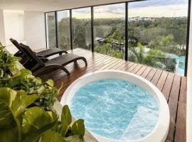 Akumal Vida Shuttle To Kay Beach Club PGA Golf Course 3 Pools Hot Tub